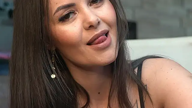 Sembang XXX Secara Langsung SeductiveMom