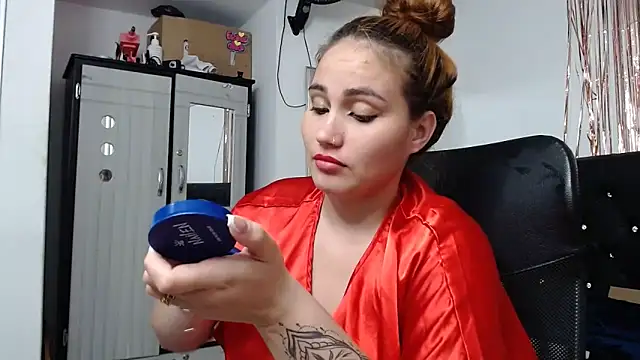 XXX chat uživo modela Baby_hornyJM