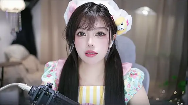 Cecily Adlı Modelin Canlı XXX Sohbeti