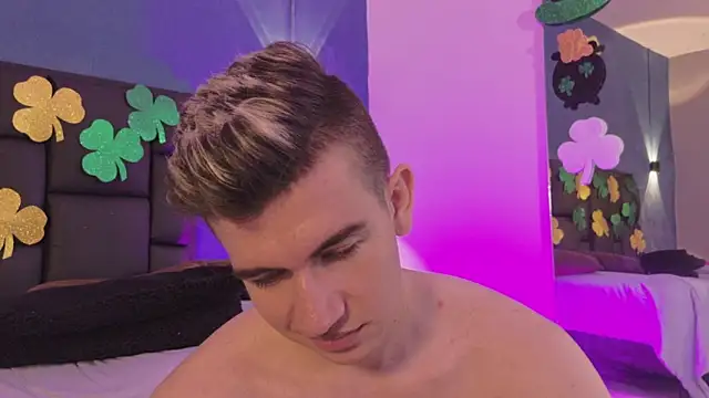 Chat XXX en directo de MikaelSlow