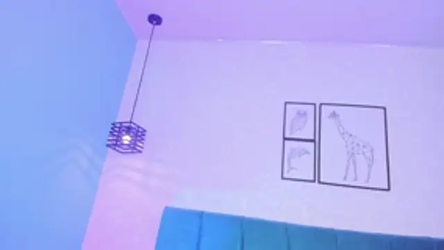 ninna_curly's Live XXX Chat