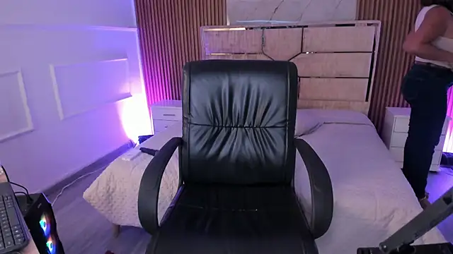 MrsFoucher's Live XXX Chat