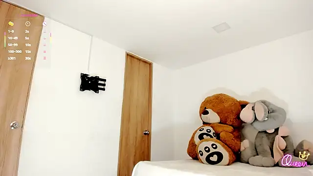 Nicol_ofi24のライブXXXチャット