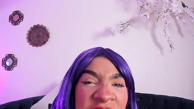 Esmeralda_carrascal's Live XXX Chat