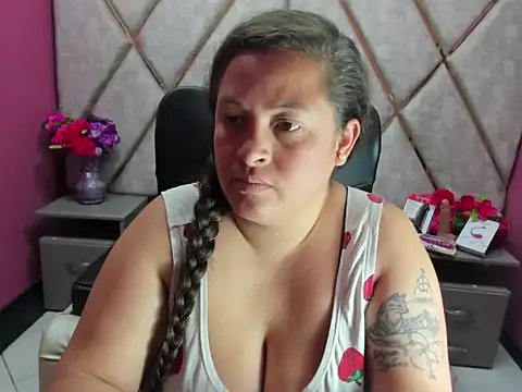 XXX chat uživo modela Sarah_Boobs_