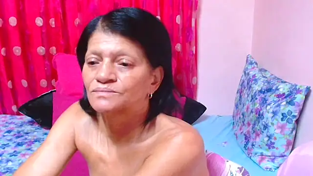 SLUTTYROXY élő XXX-chatje