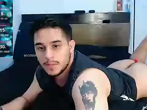 colin_lewis1: онлайн-секс-чат