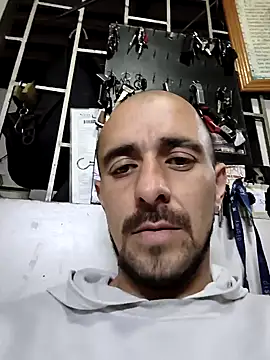 fire_menxxx001 Adlı Modelin Canlı XXX Sohbeti