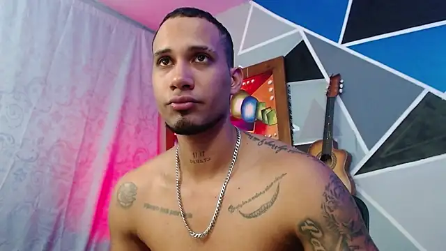 MagnusFrost live XXX chat