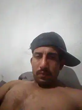 Tu_ChicoMalo22CM Chat XXX in diretta