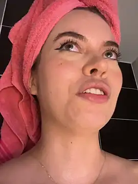 alyabelova: διαδικτυακό σόου στην κάμερα