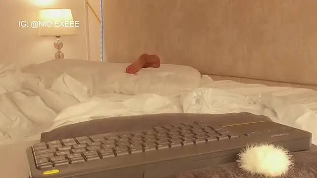 Nioki_ Show in webcam