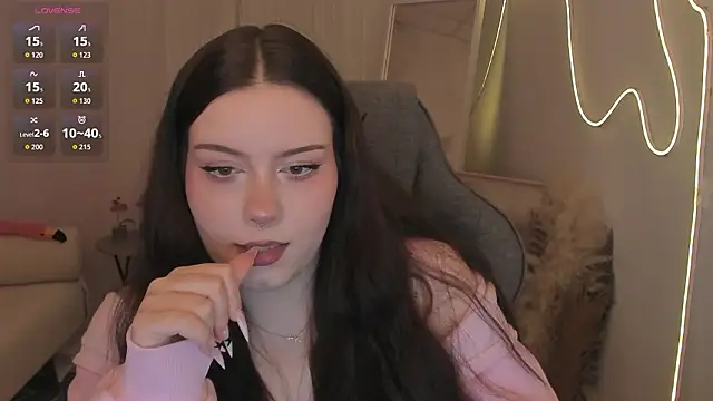 Chatroom XXX en direct de CoraMiel