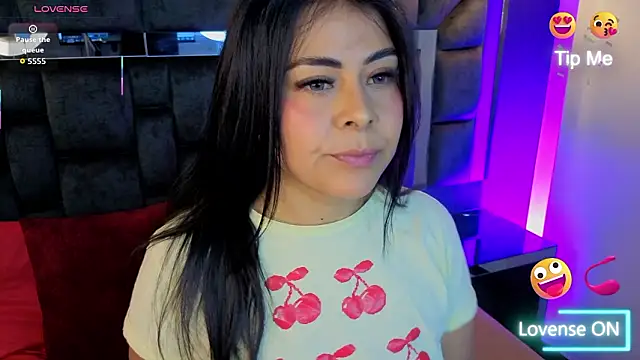 Aniajoness_ Chat XXX in diretta