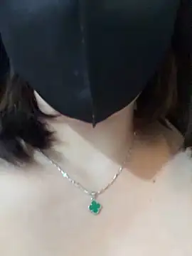 Emily-Nguyen Webcamshow