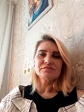 Chatroom XXX en direct de JennyOMay