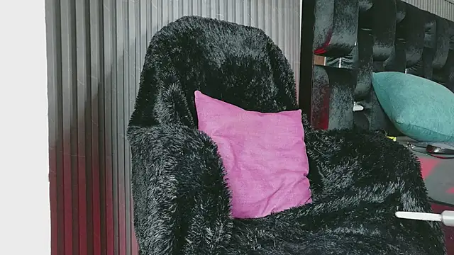 levana1 Show in webcam