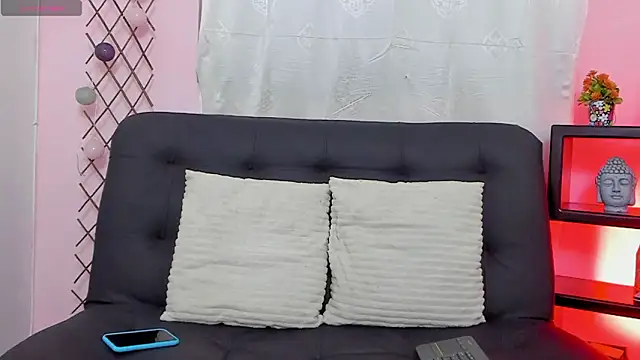 Chat +18 de Nicolle_Duke ao vivo