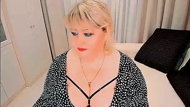 BIGTITSBBW Chat XXX in diretta