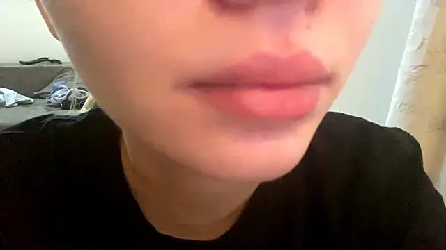 Leifuture Adlı Modelin Canlı XXX Sohbeti