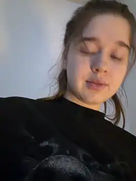 XXX chat uživo modela HornyGirlH