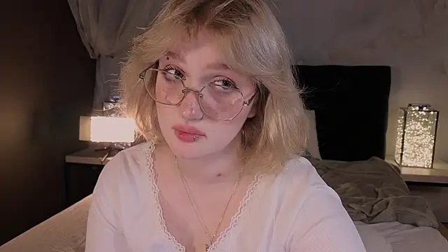 ELLIEJAY Adlı Modelin Canlı XXX Sohbeti