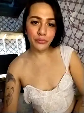 Yourbabyshane Chat XXX in diretta