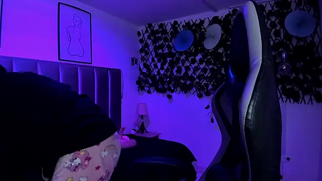 Kitty_Gang: онлайн-секс-чат