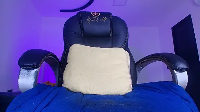 naomi_kyse – Live XXX-chat