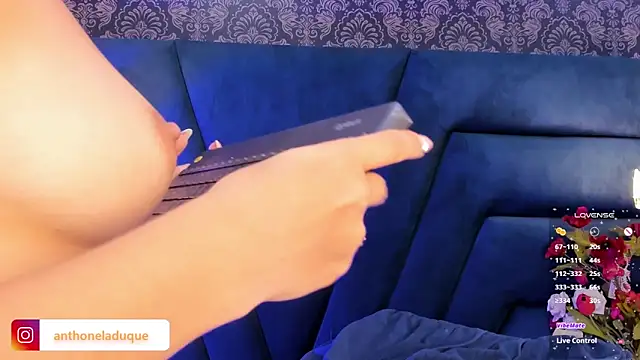 AnthonelaDuqueのライブXXXチャット