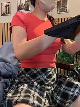 Linh_2004 Live XXX-Chat