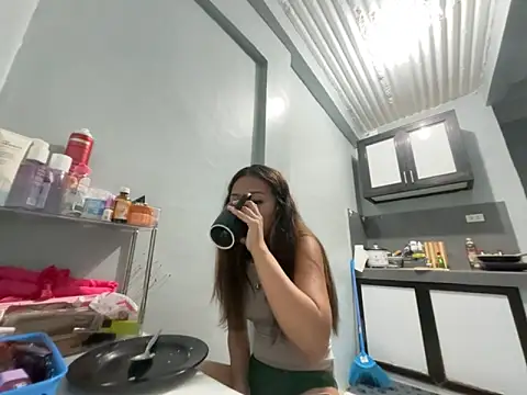 PinayLina18n Live XXX chat