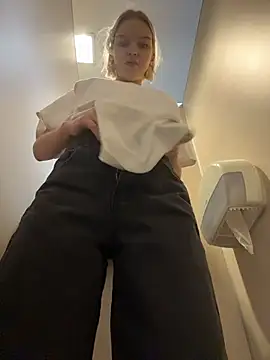 Онлайн чат XXX AshleyMur