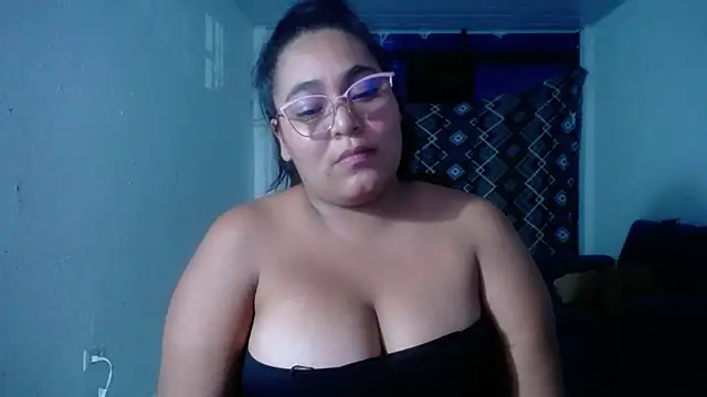 sirena_15 élő XXX-chatje