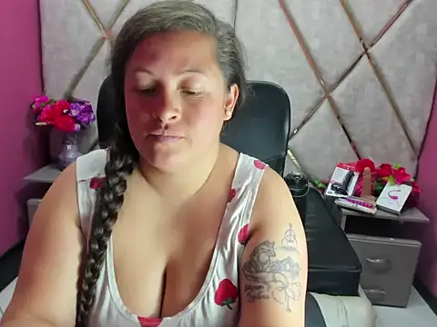 แชท XXX สดของ Sarah_Boobs_