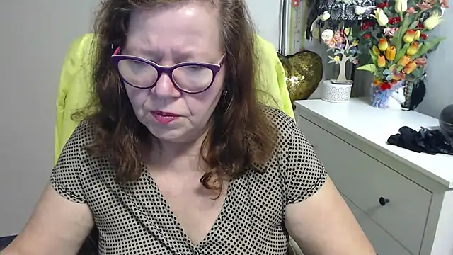 Show modela Adelewildx na web-kameri