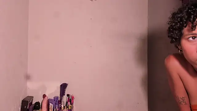 دردشة bad_girl_xxx الجنسية المباشرة