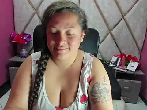 Sarah_Boobs_ Chat XXX in diretta