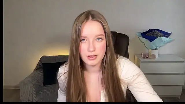 EvaMaddison Adlı Modelin Canlı XXX Sohbeti