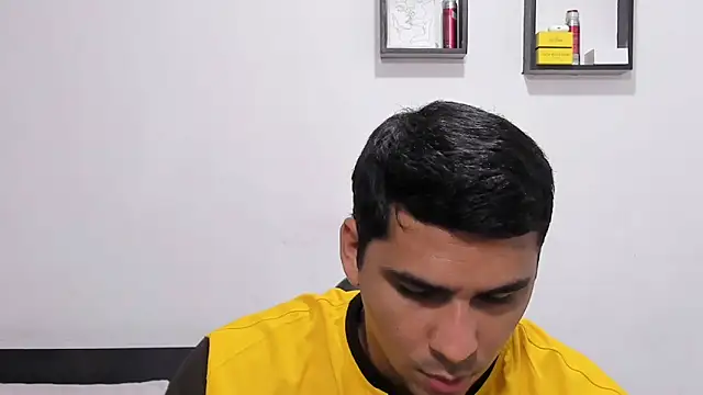 noah_belami Show Webcam