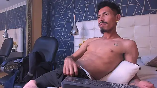 Czat XXX na żywo – NoaahTylor