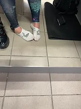 CrazzyChicksのライブXXXチャット