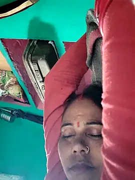 Pooja750 Adlı Modelin Web Kamerası Şovu