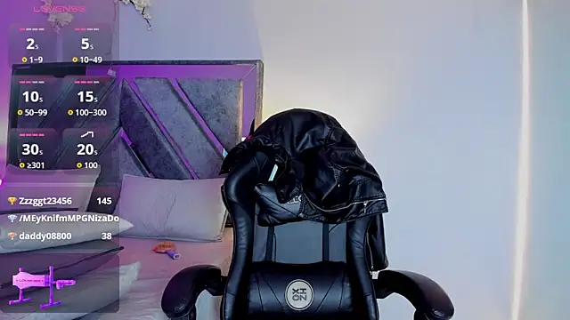 Astrid_williams' Live XXX Chat