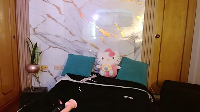 kittycatw Adlı Modelin Canlı XXX Sohbeti