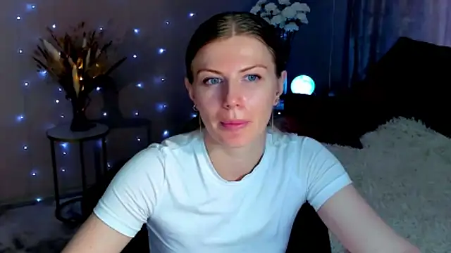 แชท XXX สดของ JinnaGreat