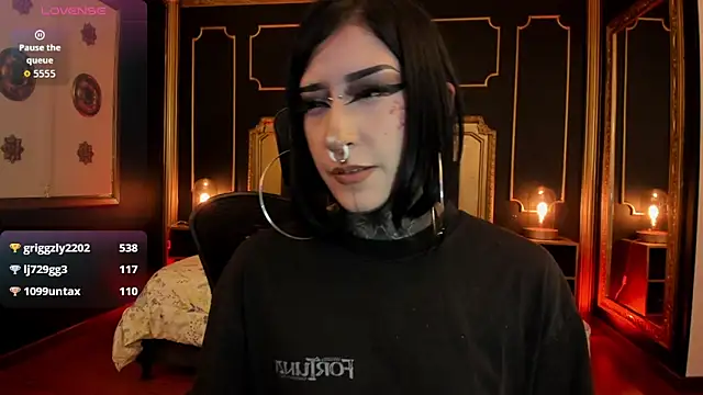 Kat_VonDe's Live XXX Chat