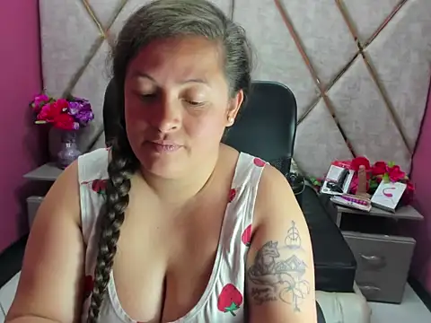 دردشة Sarah_Boobs_ الجنسية المباشرة