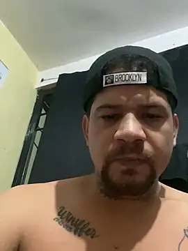 Dominicanobb élő XXX-chatje