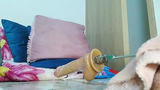 avaleri_cherry Webcam show